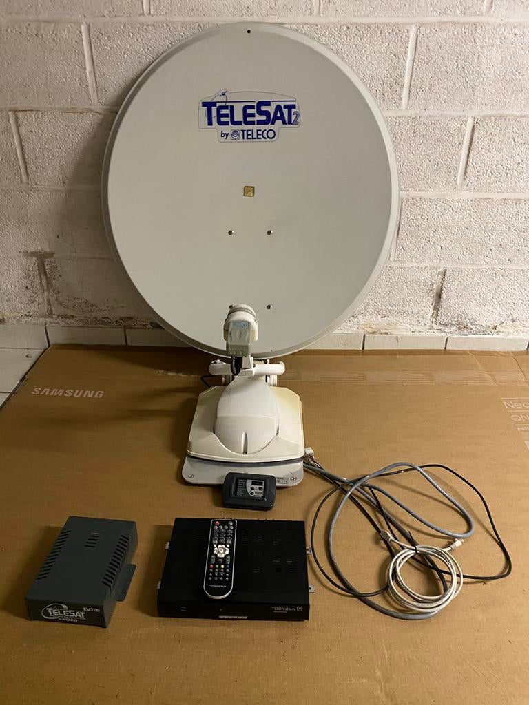 Automatische schotelantenne, Ophalen, Zo goed als nieuw, (Schotel)antenne