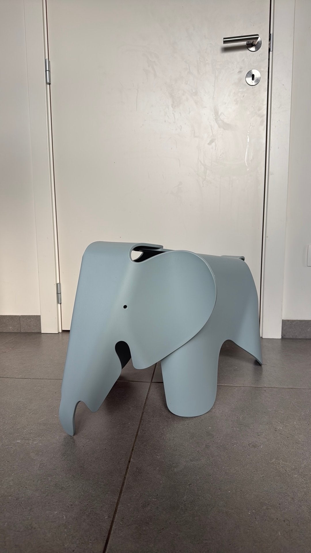 Vitra Elephant lichtblauw, Antiquités & Art, Enlèvement, Objet, Bleu, Plastique