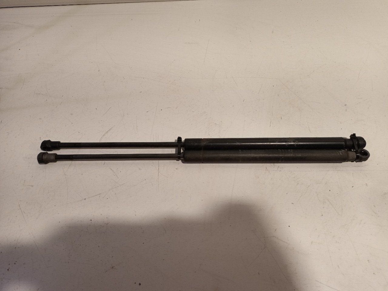 Gasdrukveerset achter Fiat Punto, Onderdelen@venauto.nl, Van der Ven Autorecycling B.V., Gebruikt, Ettenseweg 76, 4706 PB Roosendaal, The Netherlands