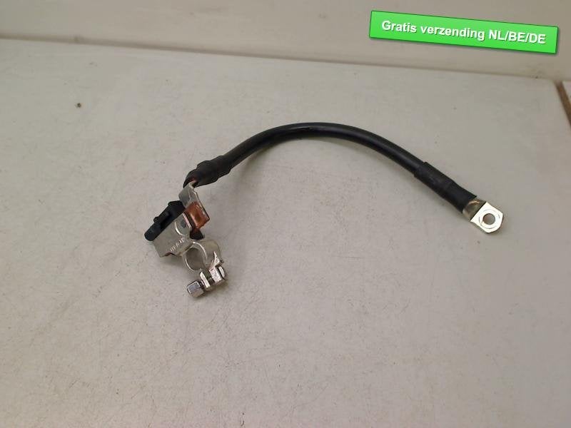 ACCU ZEKERING MASSA Audi A4 Avant (B8) (8T0915181), Auto-Union-Straße  1,
85057  Ingolstadt, DE, Info@audi.de, Audi, Utilisé