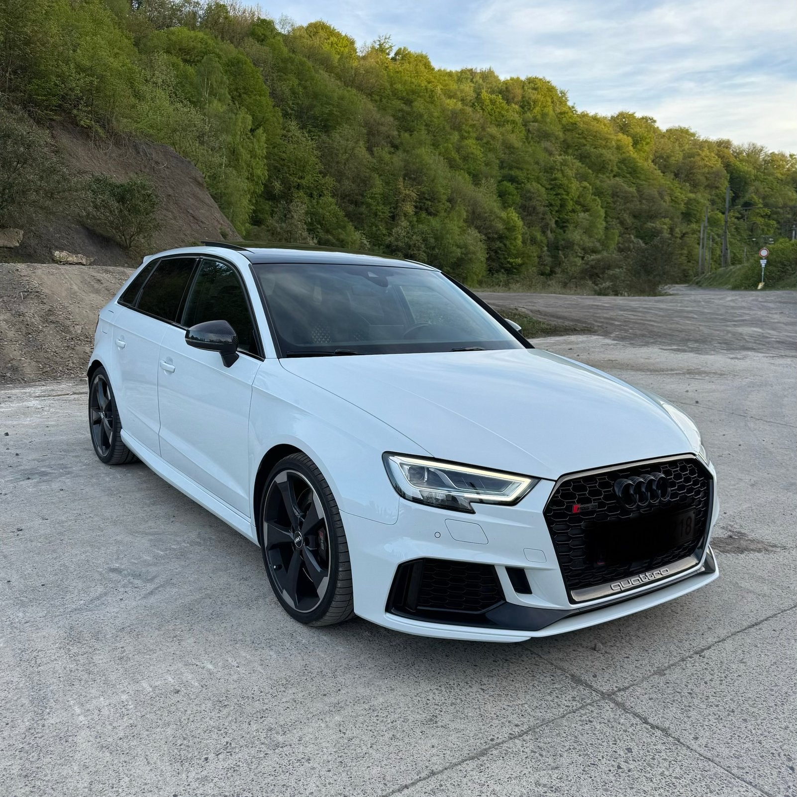 AUDI RS3, Auto's, Audi, Particulier, RS3, Benzine, Automaat, Wit, Zwart, Onderhoudsboekje, Ophalen