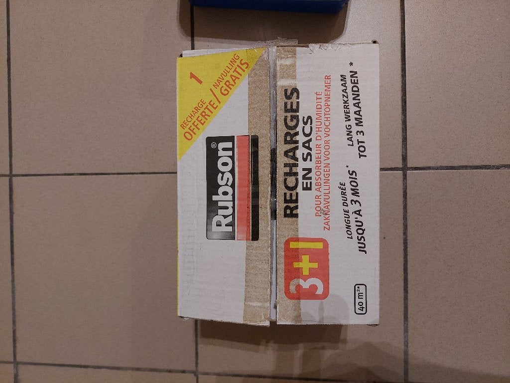 Vochtopnemer en 4 zakjes vochtopnemer, Ophalen, Nieuw