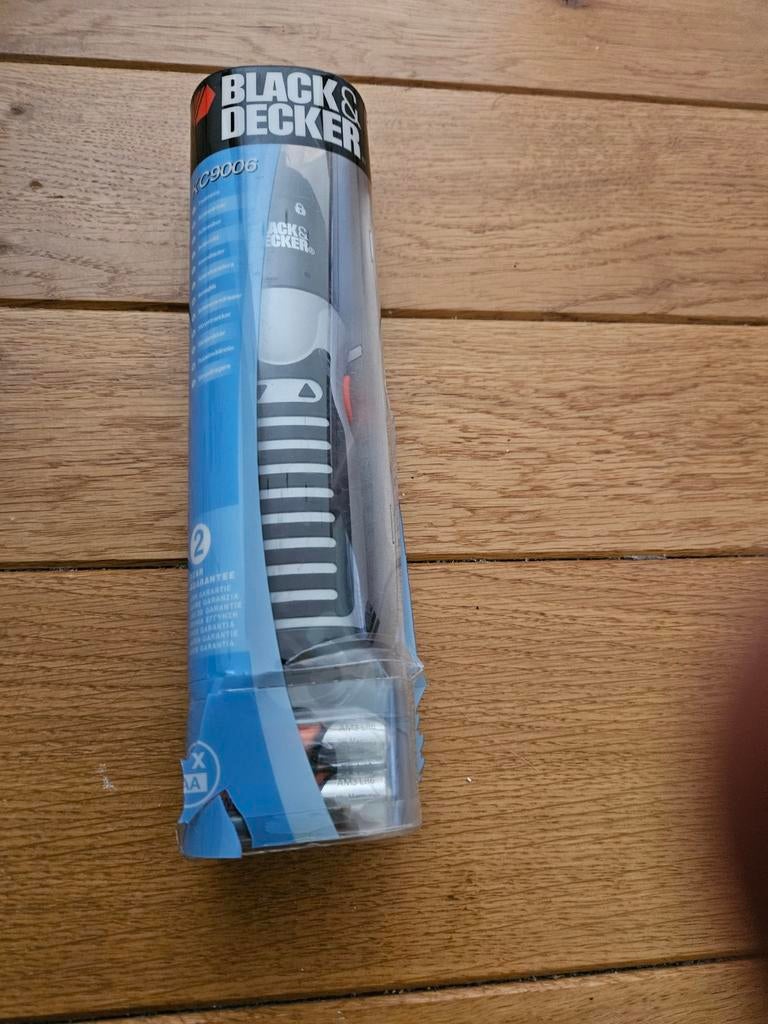 Nieuwe Black en Decker schroevendraaier op batterijen, Ophalen of Verzenden