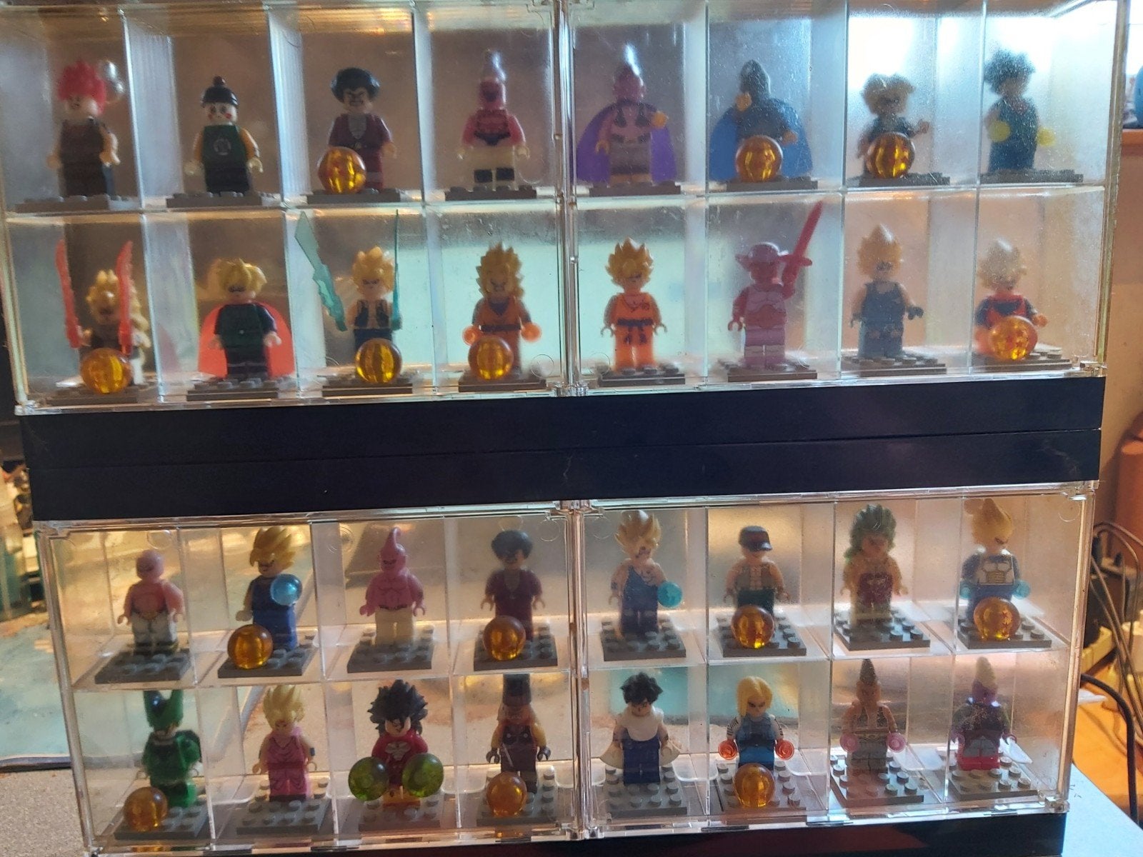 Lego vitrinekast met minifiguren van de drakenbal, Verzamelen, Ophalen of Verzenden