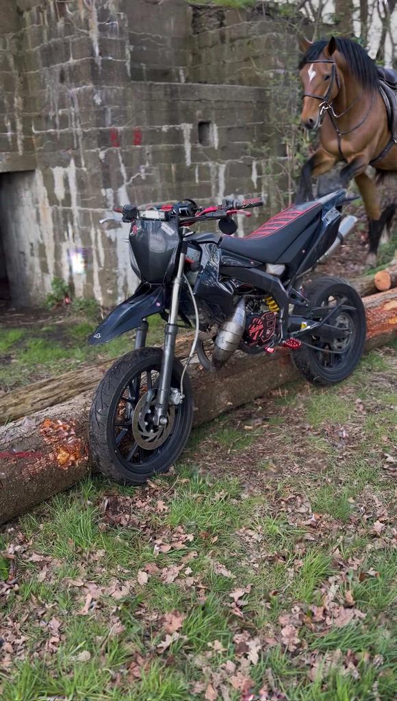 GEZOCHT: 2 takt scooter/schakelbrommer project max €350, Fietsen en Brommers, Ophalen of Verzenden, Zo goed als nieuw, 50 cc