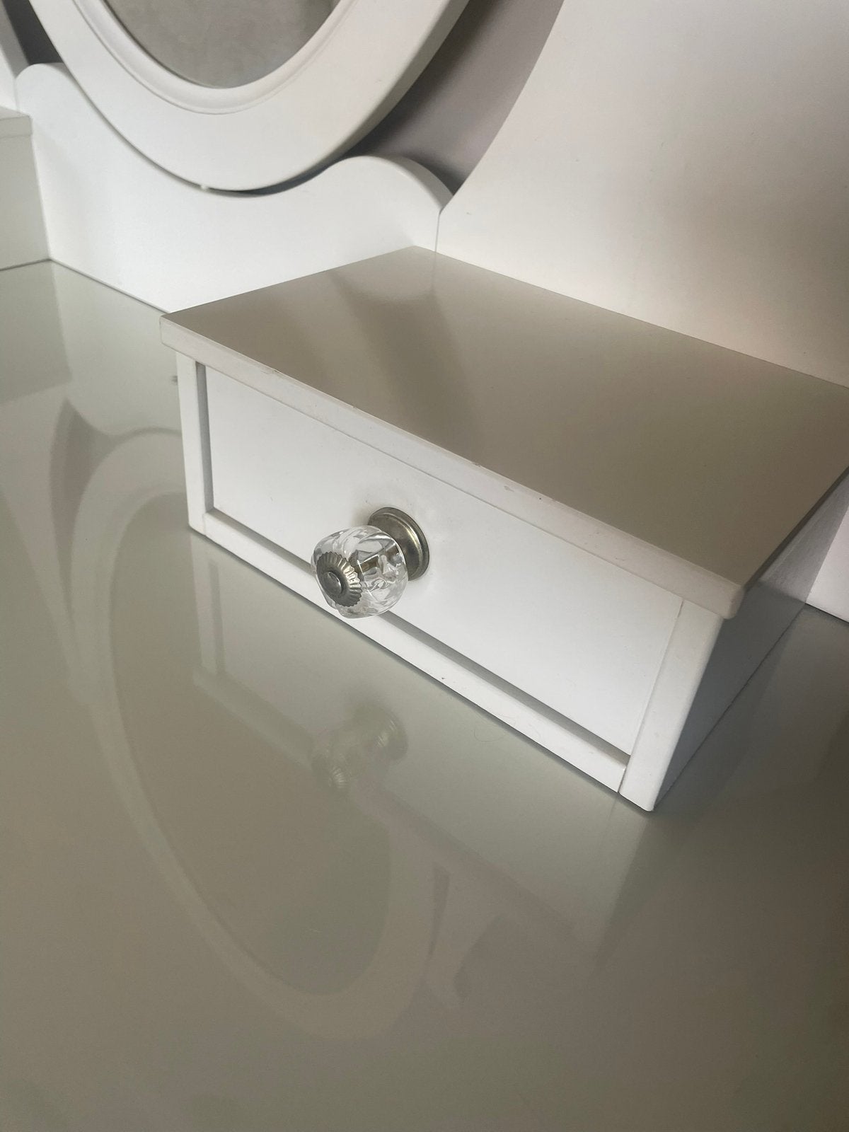 IKEA HEMNES toilettafel met spiegel, Huis en Inrichting, Ophalen, Zo goed als nieuw