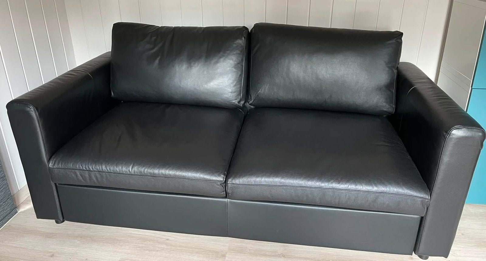 VIMLE 2-zits slaapbank ZWART Nieuwstaat!, Huis en Inrichting, Ophalen, Zwart modern leren zetel, 150 tot 200 cm, Tweepersoons