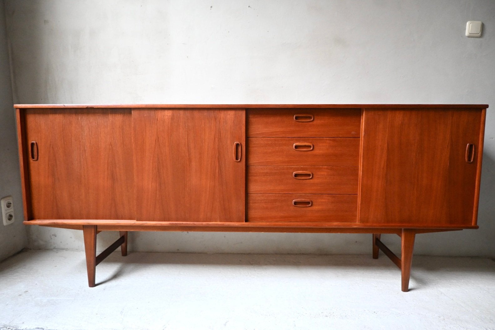 Vintage Teak Lowboard Dressoir Omer Lefèvre Utrecht 200, Ophalen, Zo goed als nieuw