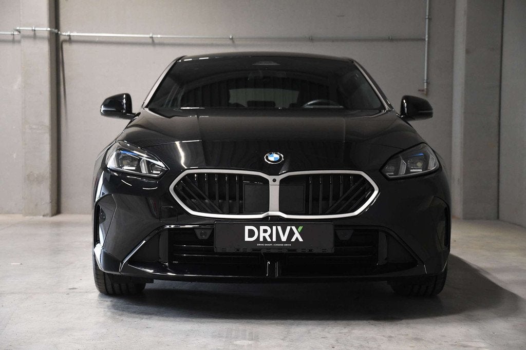BMW 1 Serie 120 120 Aut. M-Sport / HUD / 360 / KEY LESS, Auto's, BMW, 1 Reeks, Gebruikt, Zwart, Alcantara