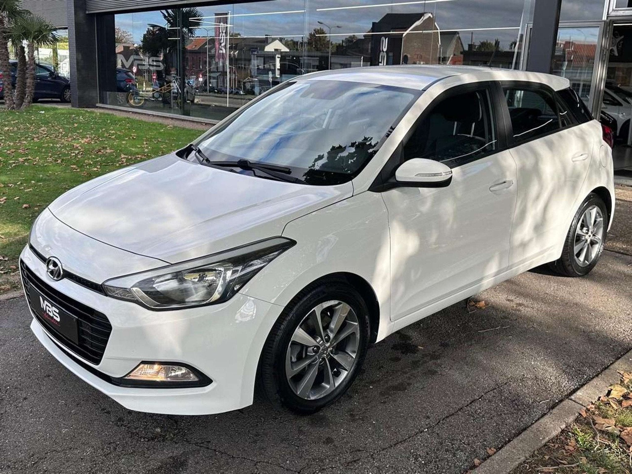 Hyundai i20 *1.0* CAMERA* 1 PROP* NAVI* CRUISE* GARANTIE 12, Auto's, Voorwielaandrijving, Stof, Gebruikt, Euro 6