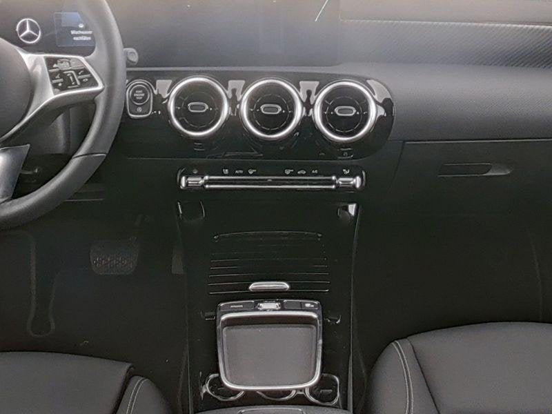 Mercedes-Benz CLA-Klasse 180 Coupé Luxury Line | Dodehoekas, Auto's, Gebruikt, 4 cilinders, Bedrijf, 5 zetels