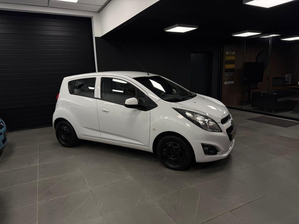 CHEVROLET SPARK 2014 BENZINE /AIRCO /TOP STAAT, Auto's, Chevrolet, Bluetooth, Euro 5, Zwart, Wit