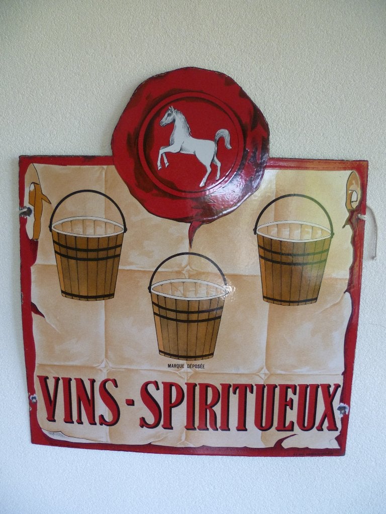 PLAQUE EMAILLE « 3 SEAUX À VINS-SPIRITUEUX » ANNEES DE 1934, Collections, Enlèvement ou Envoi, Utilisé, Panneau publicitaire