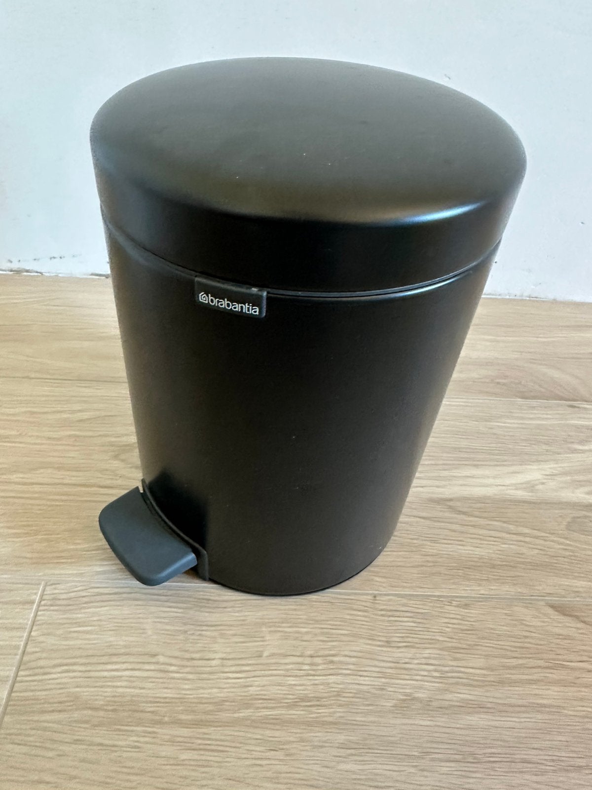 Brabantia pedaalemmer 5L mat zwart, Ophalen, Zo goed als nieuw