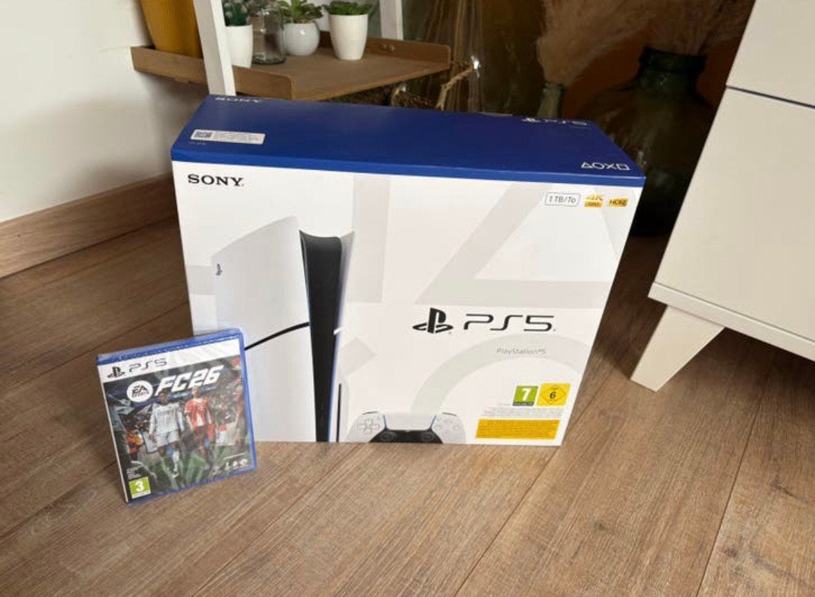 Playstation 5 Slim avec lecteur bluray et FC26, Consoles de jeu & Jeux vidéo, Consoles de jeu | Sony PlayStation 5, Enlèvement ou Envoi