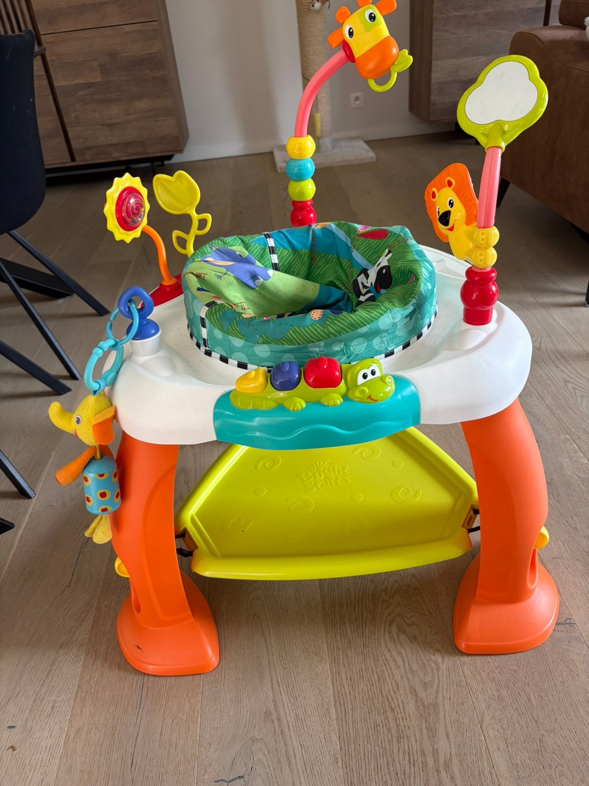 Speeltafel met zitje, Ophalen, Zo goed als nieuw