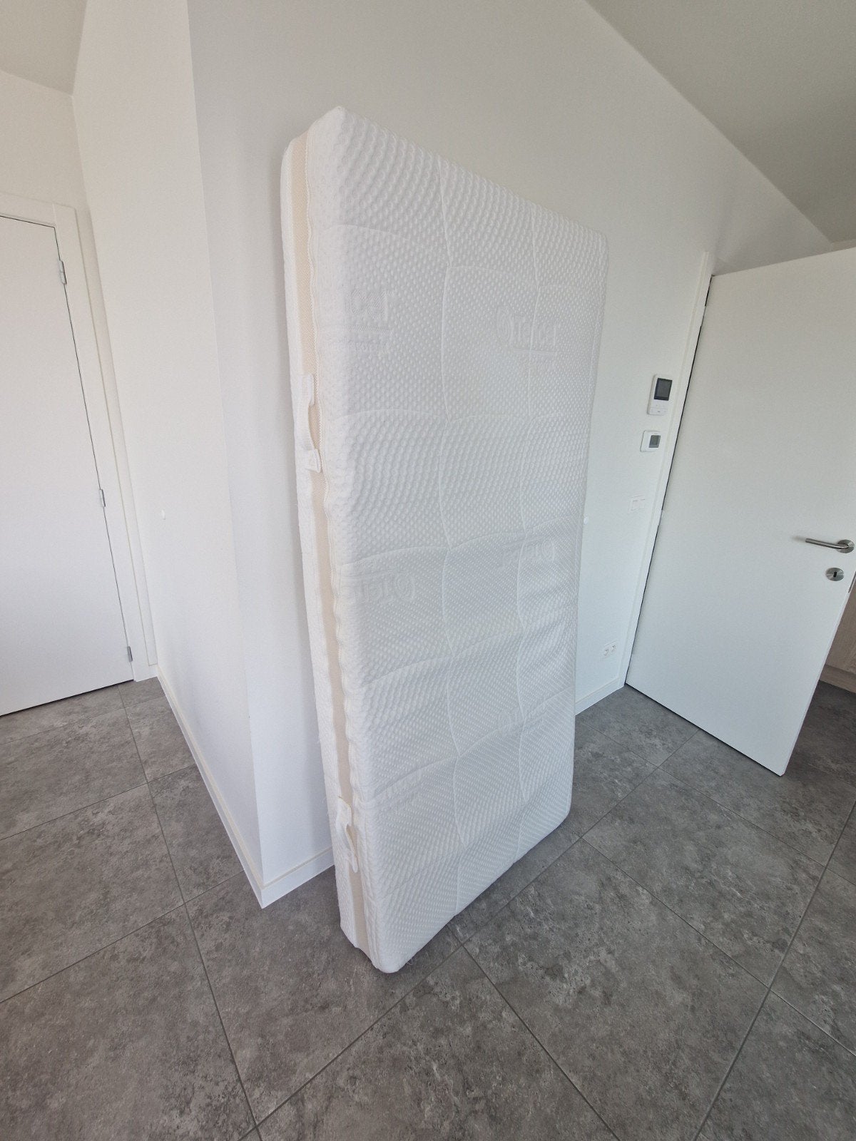 Matras  90 x 200 zo goed als nieuw, Ophalen