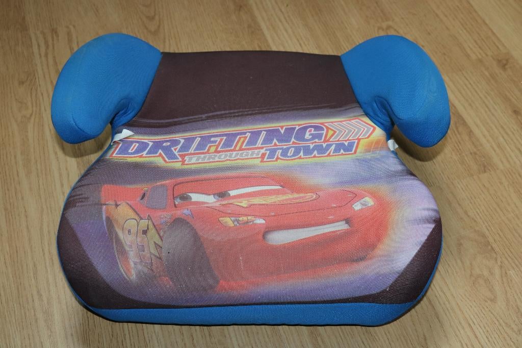 autostoeltje Cars, Kinderen en Baby's, Autostoeltjes, Ophalen of Verzenden, Gebruikt, 15 t/m 36 kg