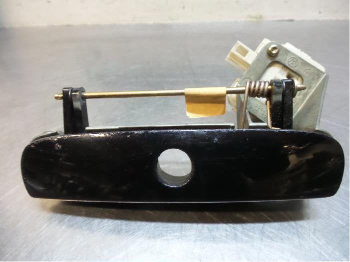 Poignée hayon d'un Volkswagen Polo (Polo 01-) (L041), Volkswagen, -, 3 mois de garantie, Utilisé