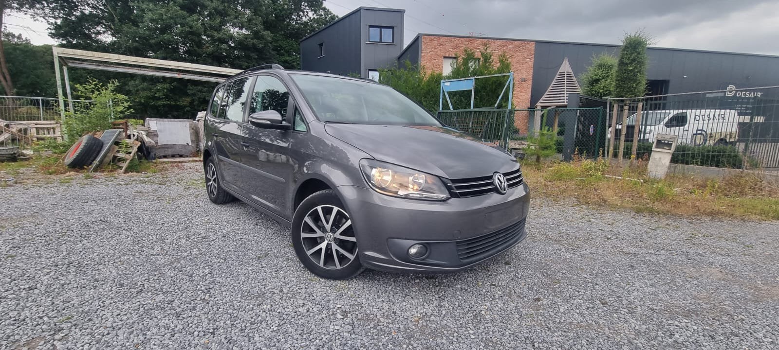 Volkswagen Touran 1.6 AVEC INSPECTION, Autos, Volkswagen, Euro 5, Achat, 6 portes, Boîte manuelle
