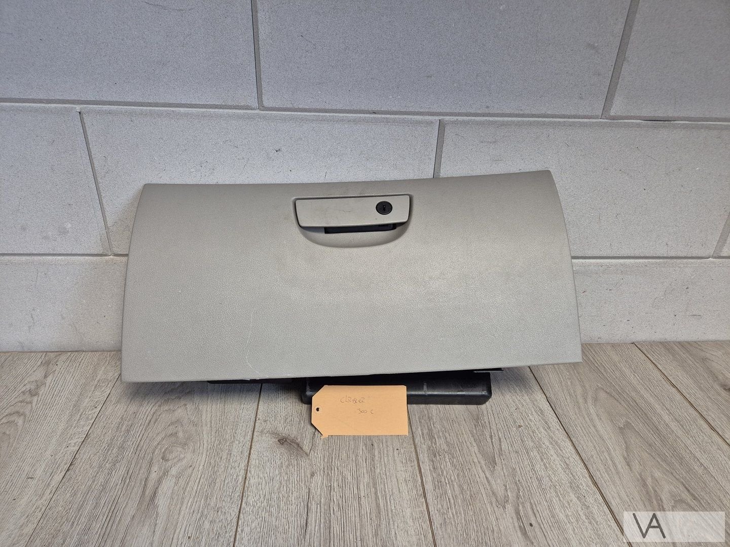 Chrysler 300c 300 c dashboardkastje grijs 2004 - 2010 €30, Gebruikt, -, Ophalen of Verzenden, -