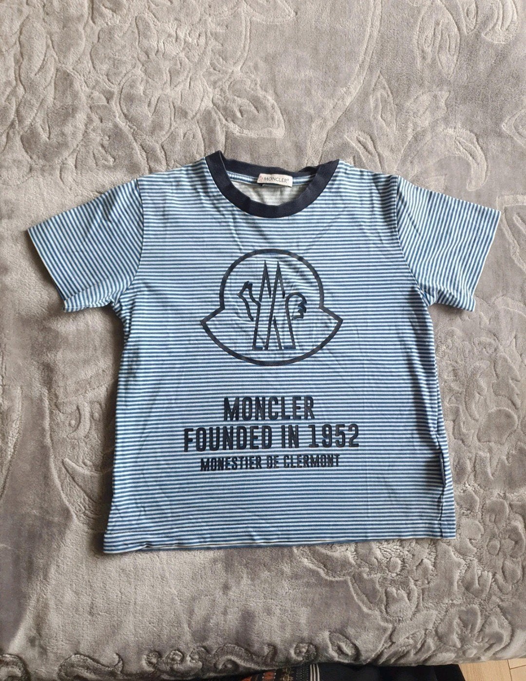 Tshirt Moncler t6 ans, Enfants & Bébés, Enlèvement