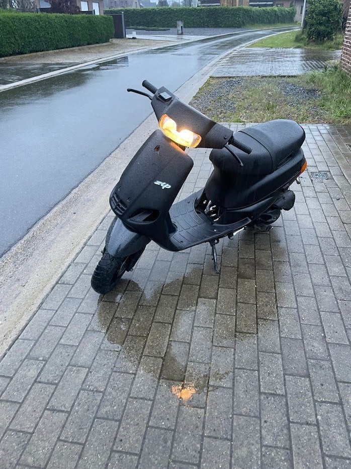 GEZOCHT: Kapotte of stilstaande brommers & scooters, Fietsen en Brommers, Ophalen