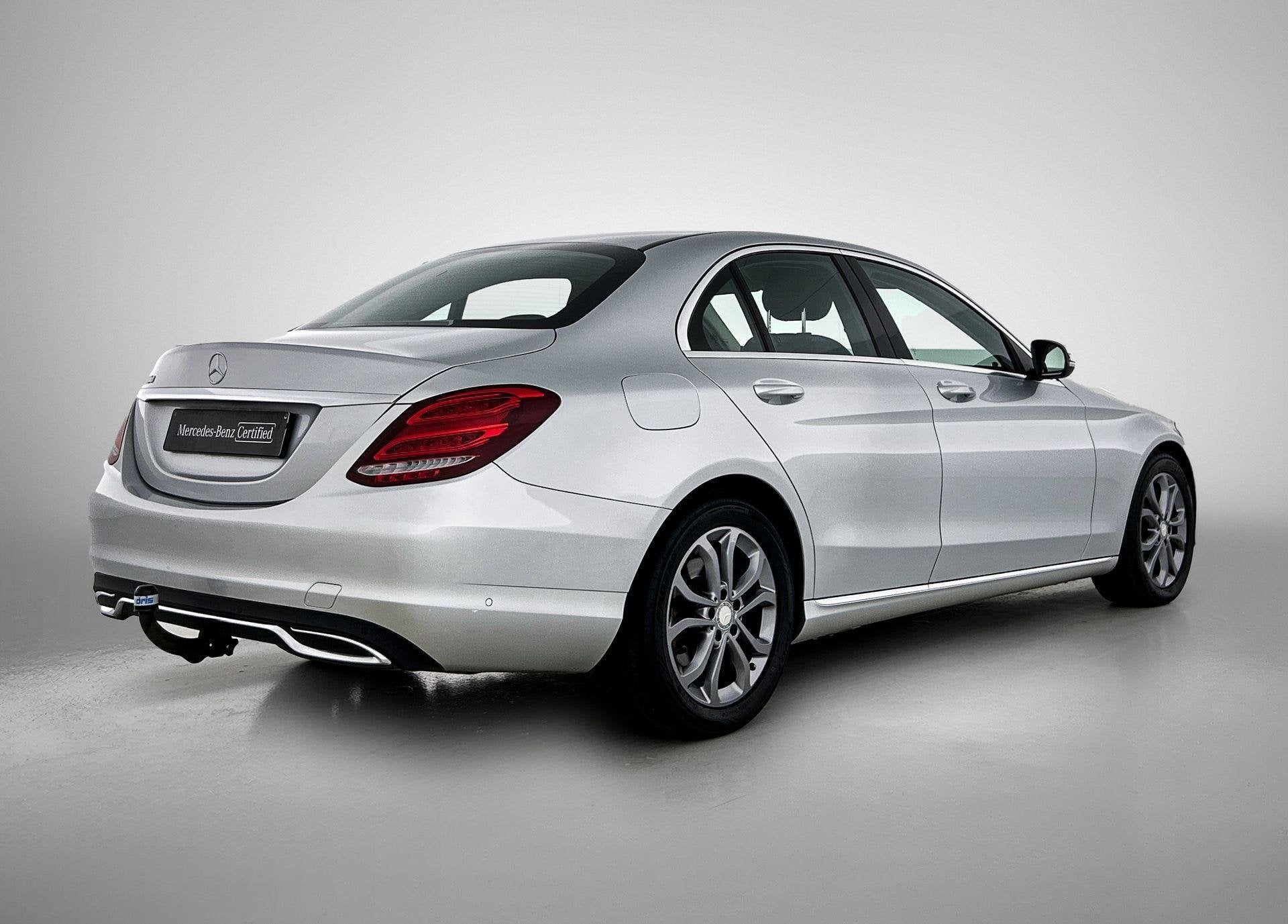 Mercedes-Benz C-klasse 180 D Berline Luxury Line | Trekhaak, Auto's, Automaat, 4 deurs, Achterwielaandrijving, Gebruikt