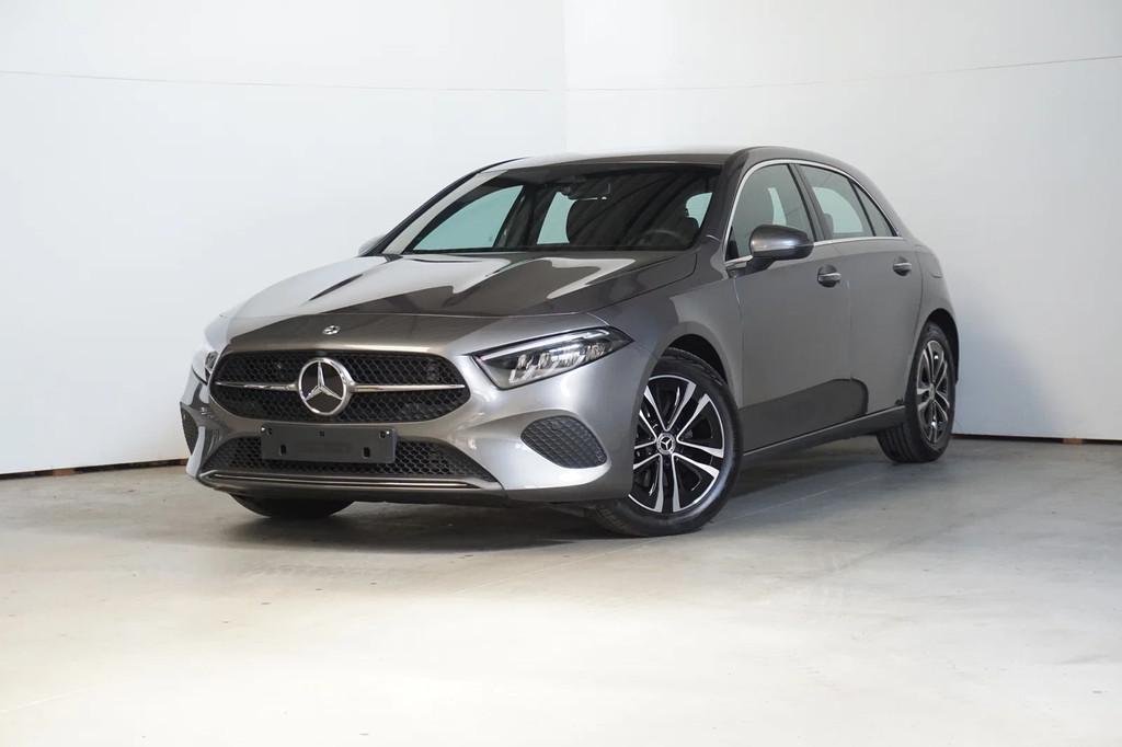 Mercedes-Benz A-CLASS 200 d (automatique), Autos, Achat, 110 kW, Entreprise, Carnet d'entretien