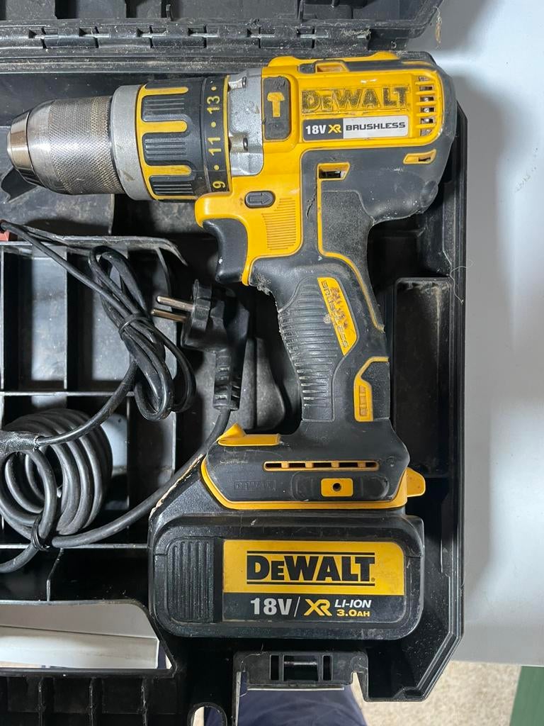 Dewalt, Doe-het-zelf en Bouw, Gereedschap | Boormachines, Ophalen, Zo goed als nieuw