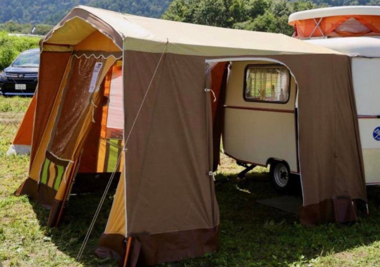 Belle caravane Eriba Puck Touring 1976 320 kg/470 kg max, Caravanes & Camping, Caravanes, Particulier, jusqu'à 3, jusqu'à 500 kg