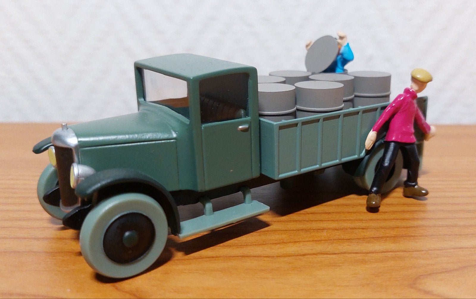 Voiture TINTIN Atlas 1/43 « Le camion à opium des années 193, Collections, Enlèvement ou Envoi, Tintin, Comme neuf