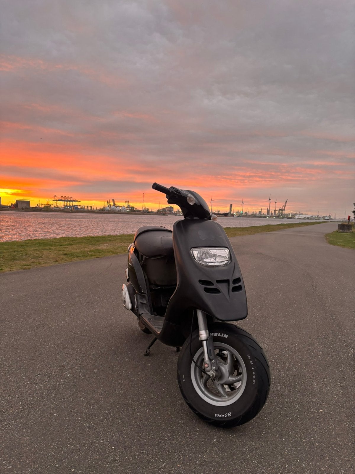 Piaggio typhoon 70 cc b-klasse, Ophalen of Verzenden, Zo goed als nieuw, Elektrisch