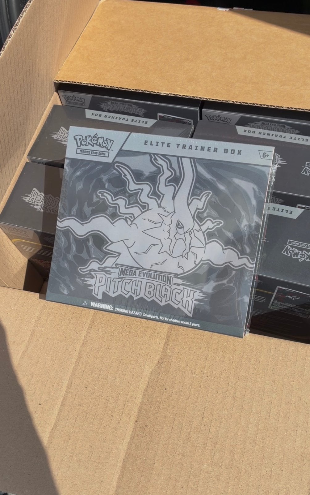 Pokémon Pitch Black elite trainer box, Ophalen of Verzenden, Zo goed als nieuw, Boosterbox, Foil