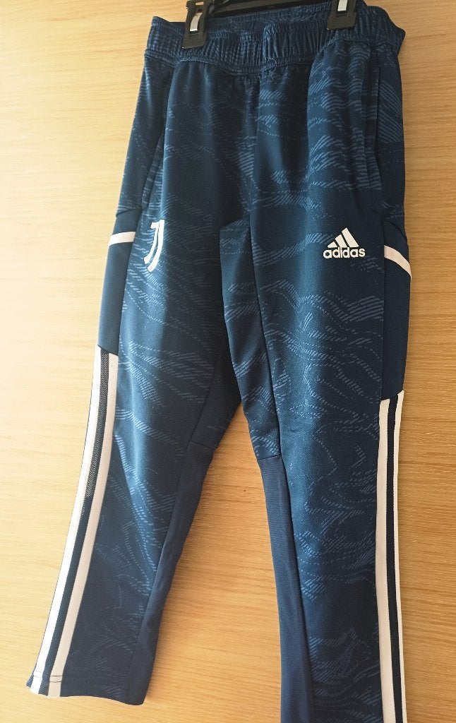 Training Juve petit garcon, Enfants & Bébés, Vêtements enfant | Taille 140, Enlèvement, Utilisé, Vêtements de sport ou Maillots de bain