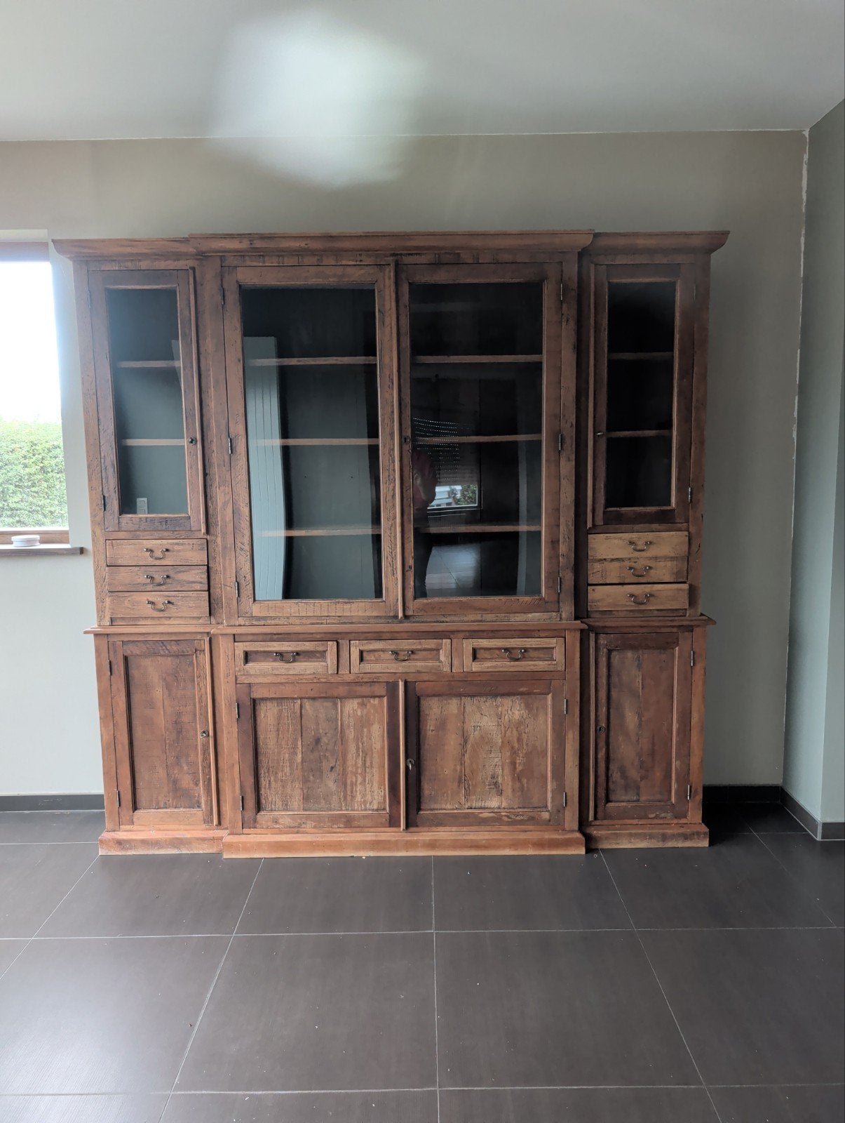 Armoire en bois massif, Enlèvement