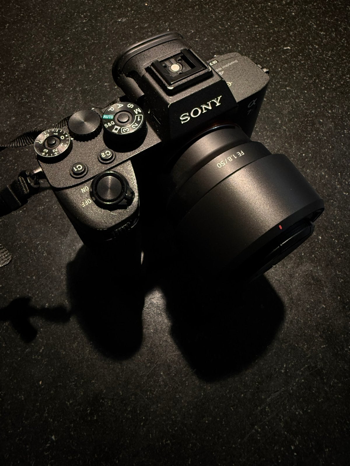 Sony A7R IV 61MP + FE 50mm f/1.8 + Grip batterie, 61 mégapixels, Comme neuf, Enlèvement, Appareil photo hybride