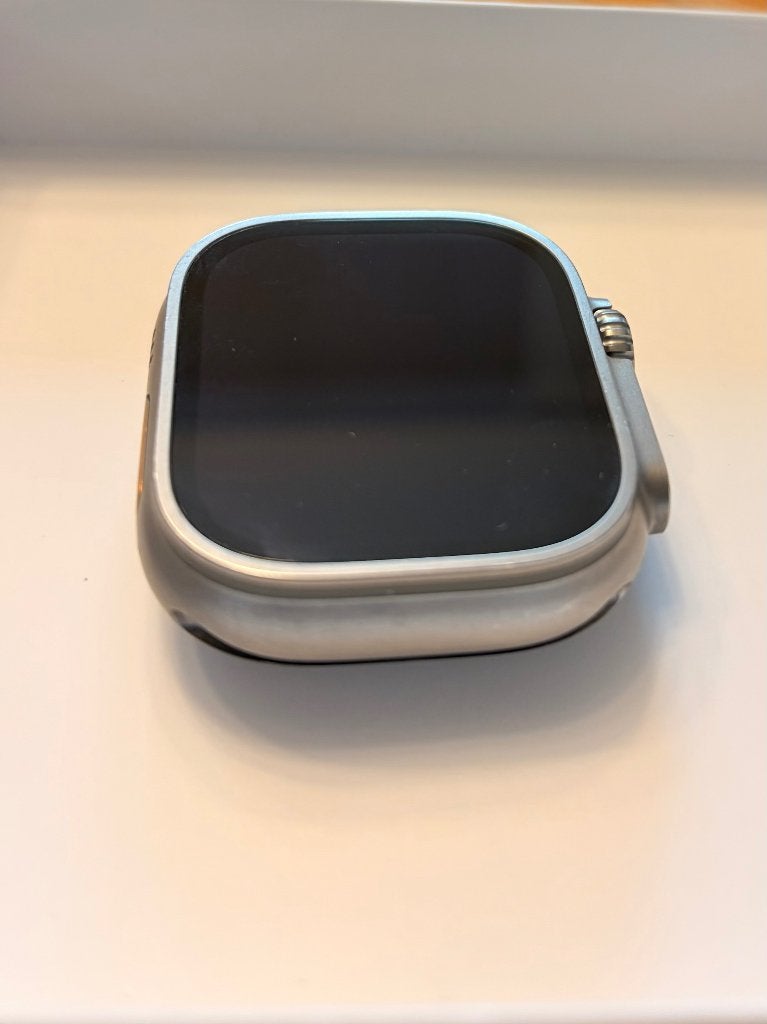 Apple Watch Ultra 1 – 49 mm – Excellent état + 5 bracelets, Bijoux, Sacs & Beauté, Enlèvement ou Envoi, Apple Watch, IOS, Utilisé