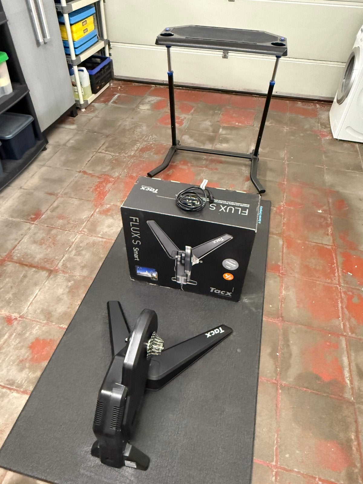 Tacx Flux S Fietstrainer met accessoires + 11 speed cassette, Fietsen en Brommers, Ophalen, Zo goed als nieuw