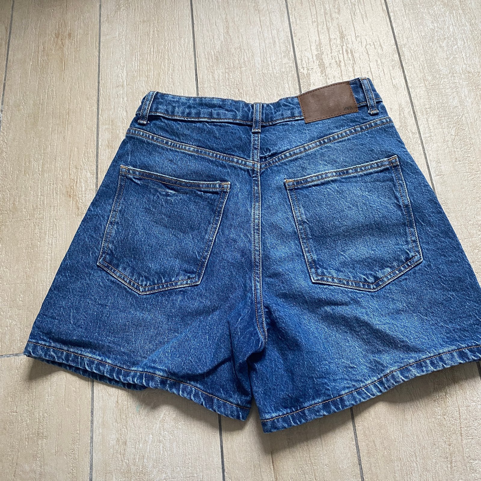 Jeans short STR teen (stradivarius) maat 36, Kleding | Dames, Ophalen of Verzenden, Zo goed als nieuw, Blauw