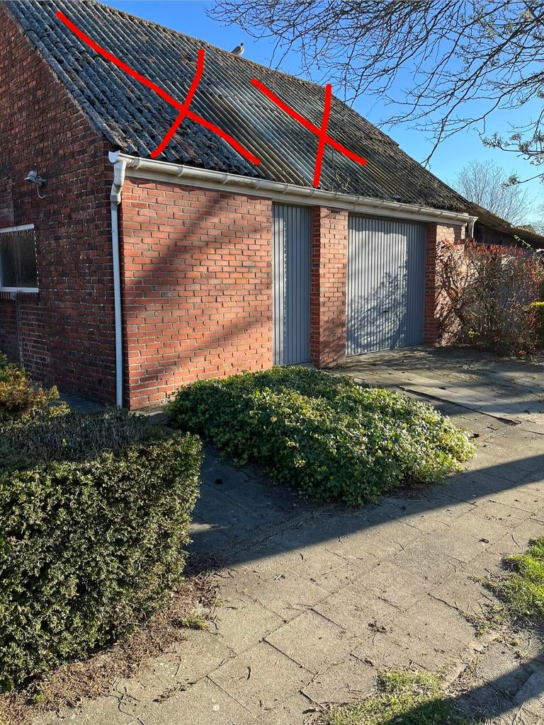 Gevelstenen, houten balken, dakgoten, gratis af te breken, Doe-het-zelf en Bouw, Metselstenen, Ophalen, Gebruikt