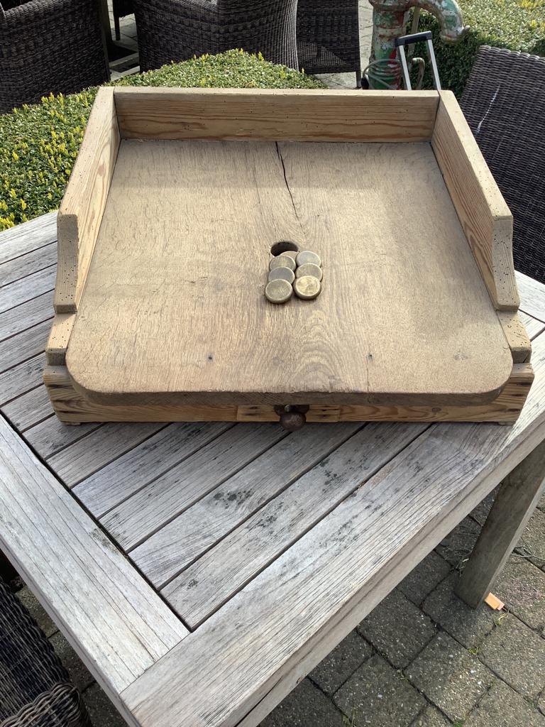 Oude bakschiet met stuivers !, Ophalen