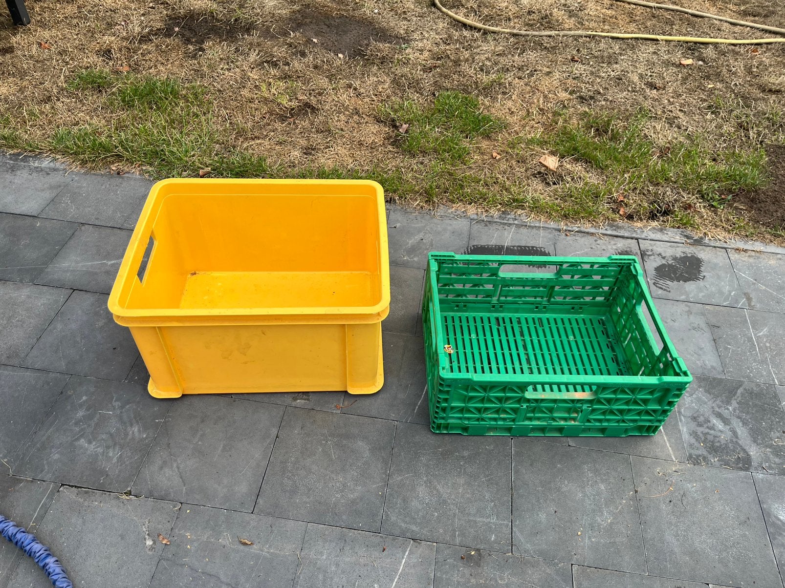 Plastic bakken aan 1€ per stuk, Bricolage & Construction, Casiers & Boîtes, Enlèvement, Utilisé