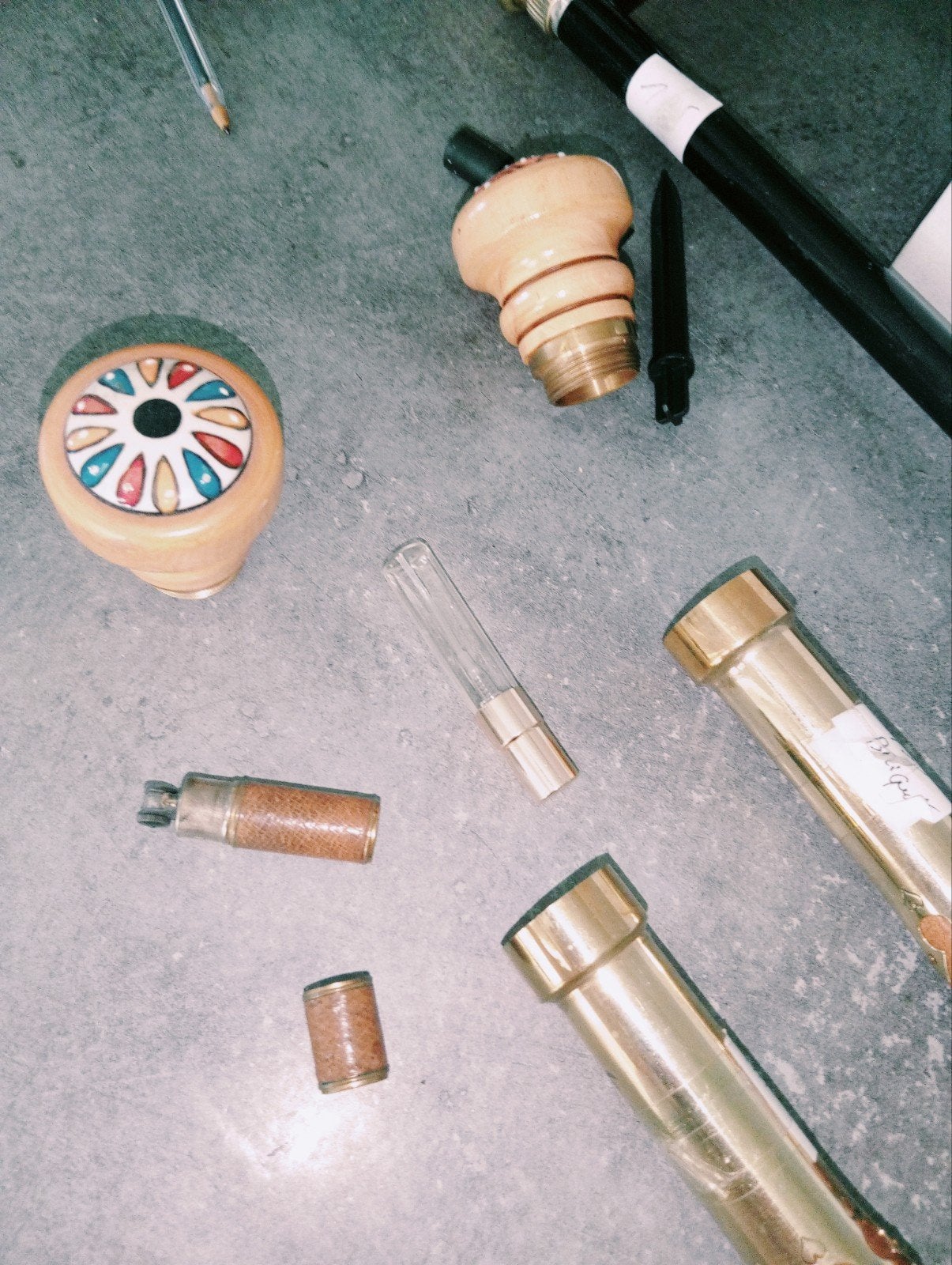 2 rookstokjes en parfumspray, Diversen, Wandelstokken, Ophalen of Verzenden