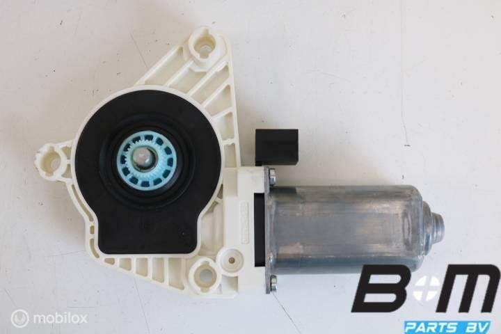 Raammotor rechts voor VW Passat B8 5Q4959802B, Gebruikt