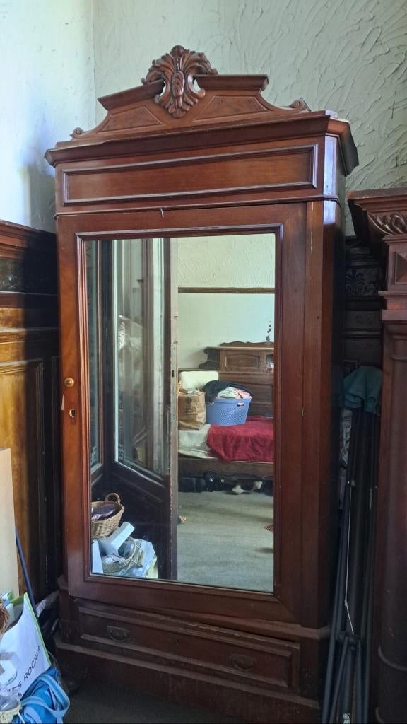 Jolie Armoire à glace, Enlèvement