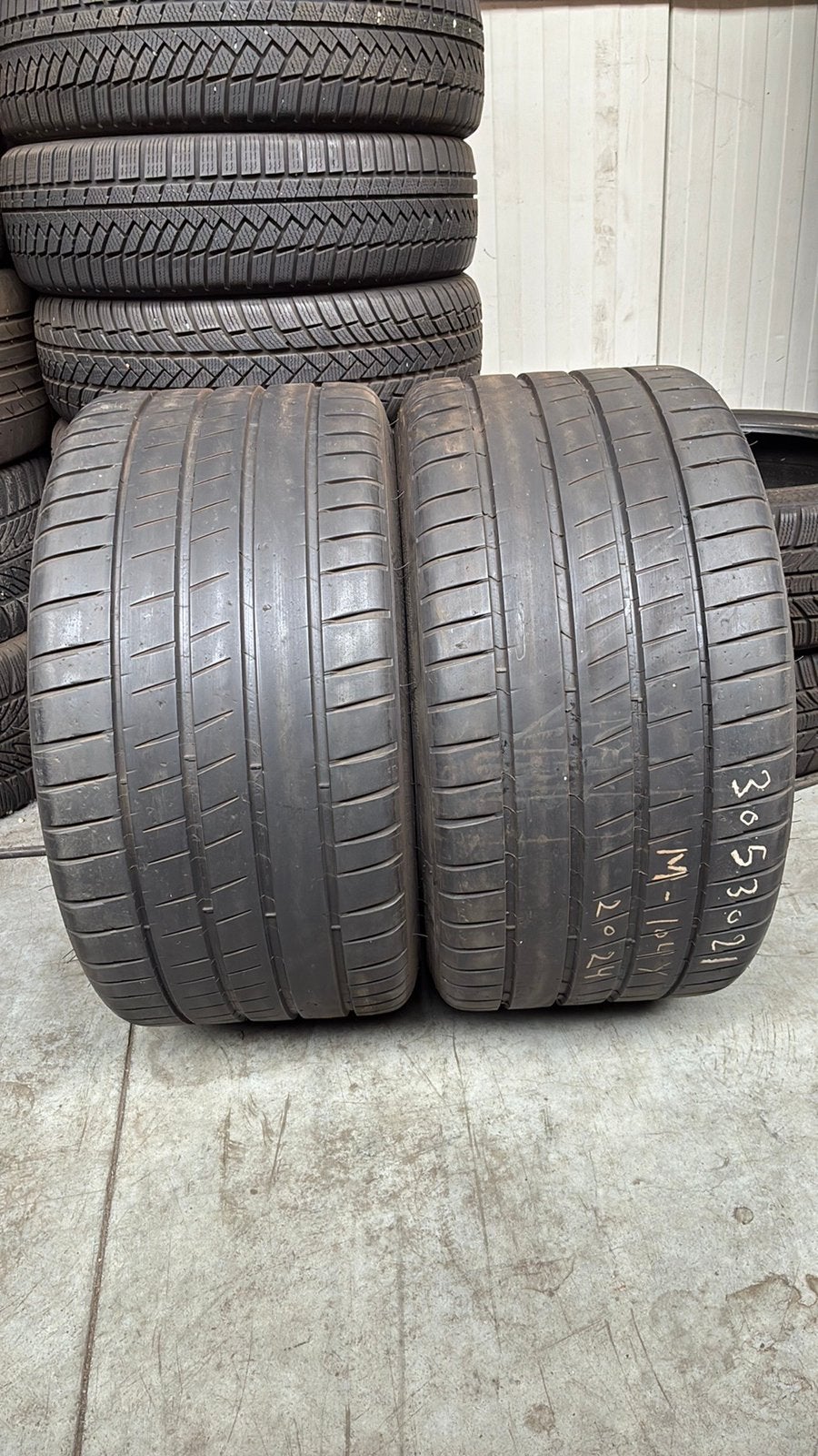Pneus d'été 3053021 305/30/21 305/30R21 la marque Michelin, Enlèvement