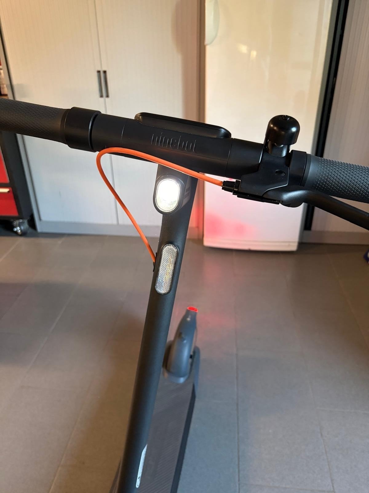 Trotinette électrique ninebot comme neuve toujours garantie, Vélos & Vélomoteurs, Trottinettes