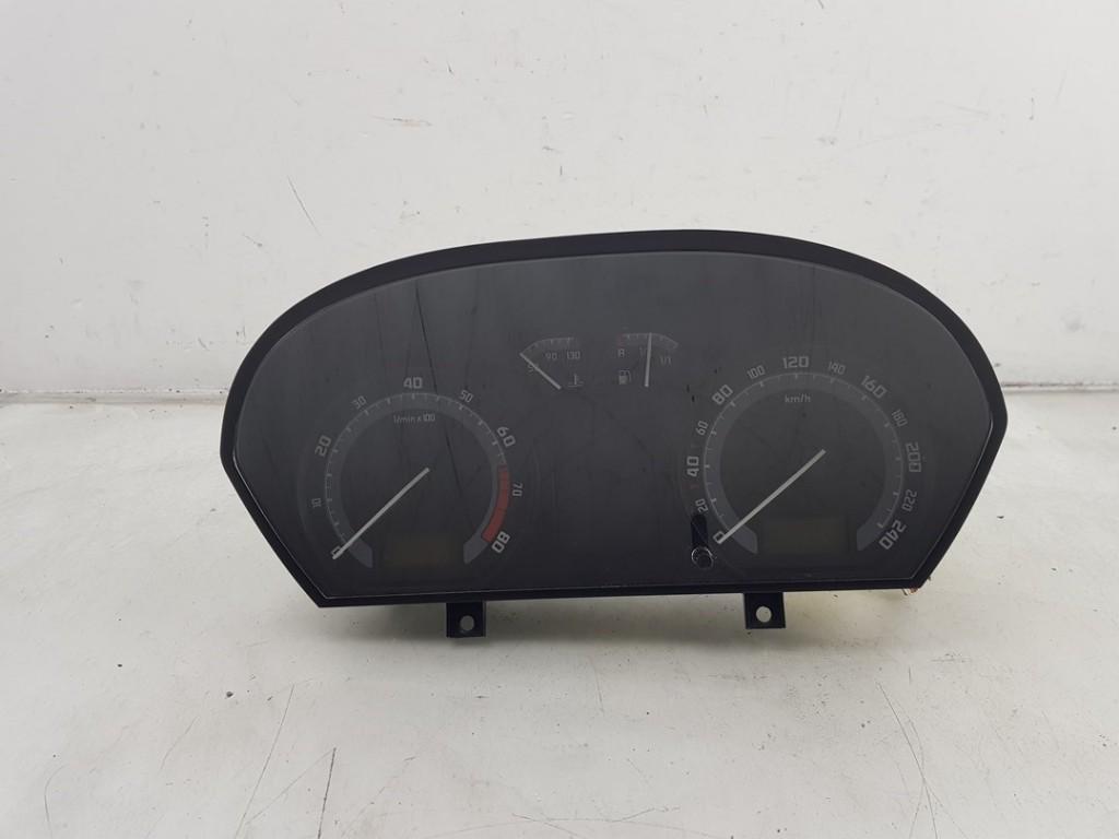 COCKPIT Skoda Fabia (6Y2) (|6Y0920871B|6Y0920871BKD0|), Gebruikt, Skoda