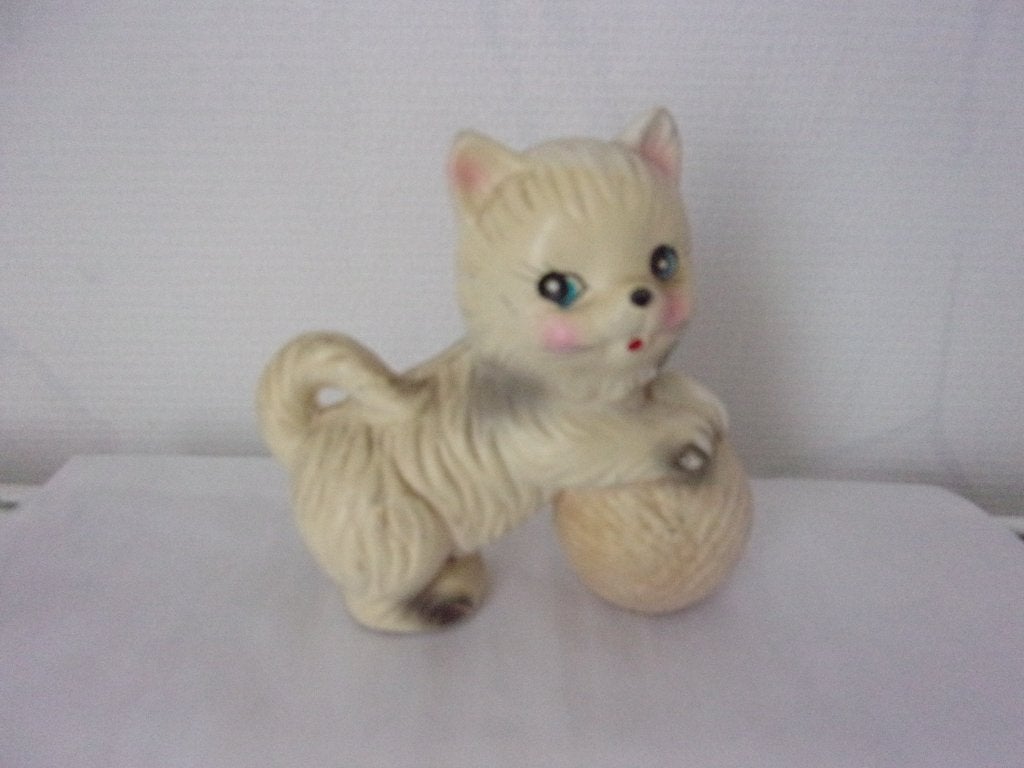 bibelot chat et pelote de laine, Antiquités & Art, Enlèvement ou Envoi